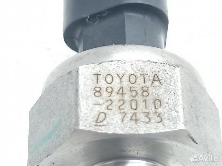 Датчик давления топлива Toyota Noah AZR60 2.0 1AZ