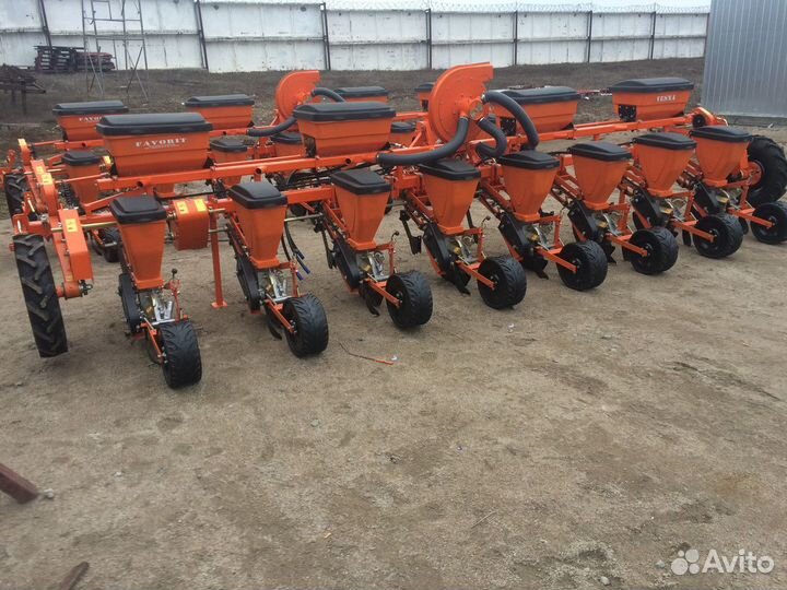 Сеялка Фаворит Весна-8, 2024