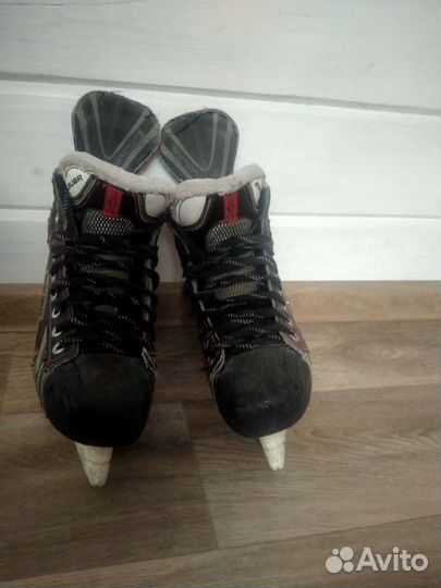 Хоккейные коньки bauer vapor x100 р.39