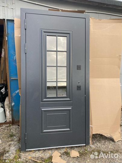 Дверь входная с терморазрывом и окном