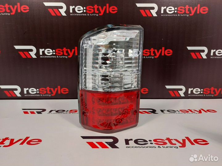 Стопы Nissan Patrol 60 Бело-Красные Диодные U2737