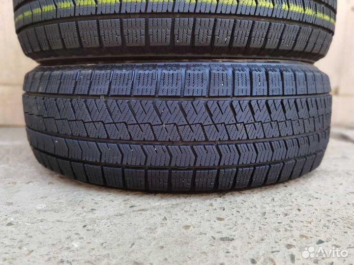 Bridgestone Blizzak VRX2 185/60 R15 98Q