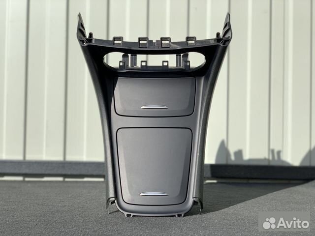 Центральная консоль Mercedes-Benz Cla 200