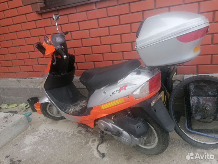Продам скутер JOY - R