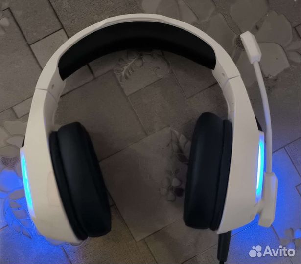 Проводные наушники с микрофоном