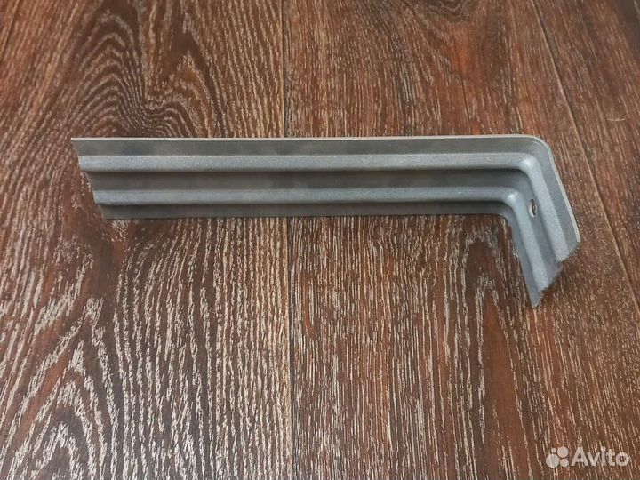 Кронштейн для полок