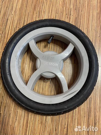Заднее колесо от коляски hot mom
