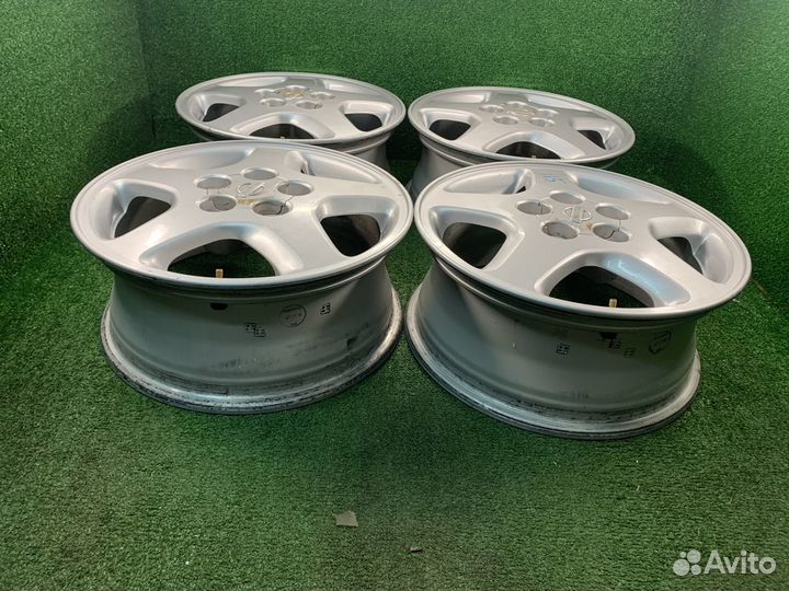 R16 Nissan оригинал USA 5x114.3 6.5JJ ET+40 цо66,1
