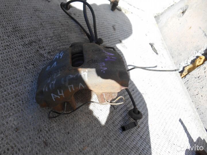 Передний левый суппорт Audi A4 B5 Ауди А4 Б5