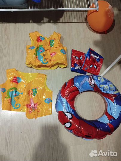 Круг для плавания, жилет