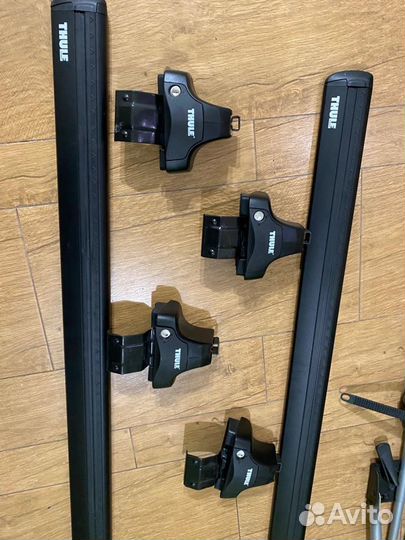 Автомобильный багажник на крышу Thule