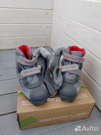 Лыжные ботинки детские