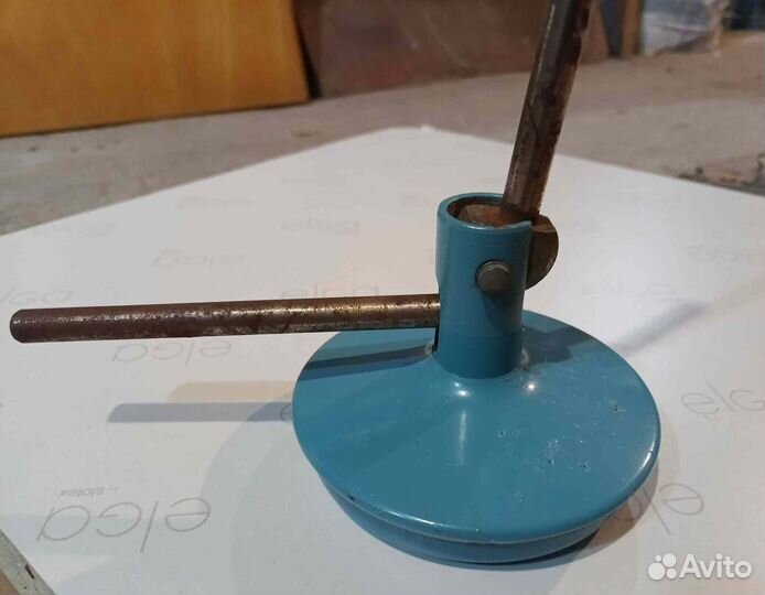 Приспособление для консервации (закрывания крышек)