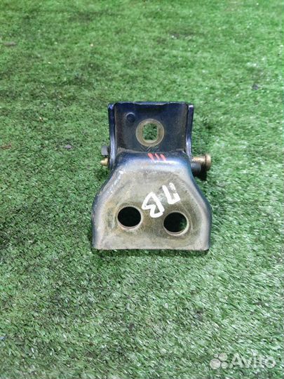 Петля двери передняя правая Citroen C4