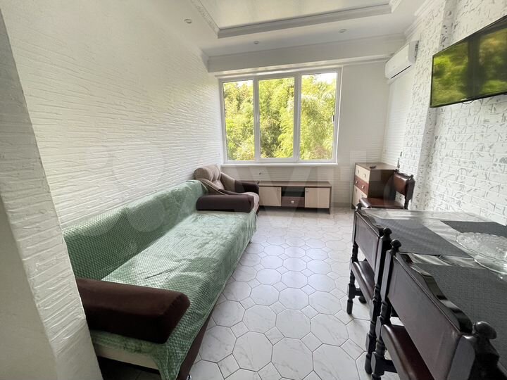 2-к. квартира, 38 м², 1/10 эт.