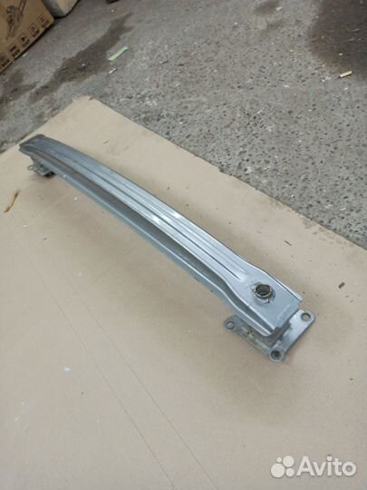 Шкода Йети Усилитель заднего бампера