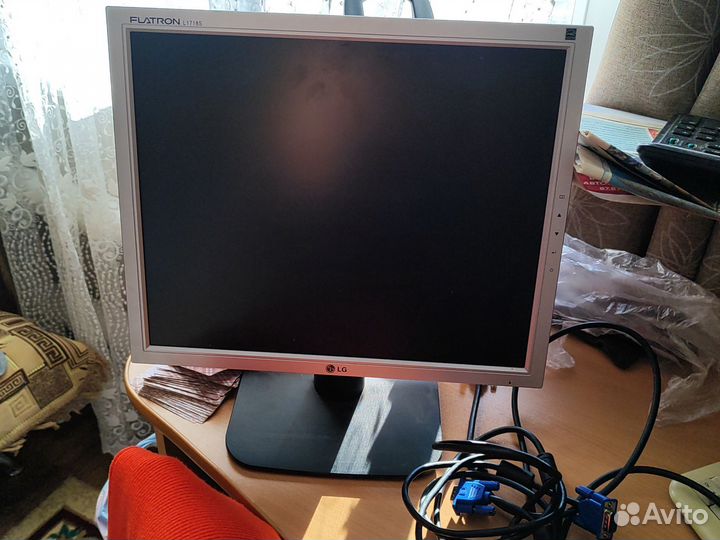 Монитор LG flatron e 1942