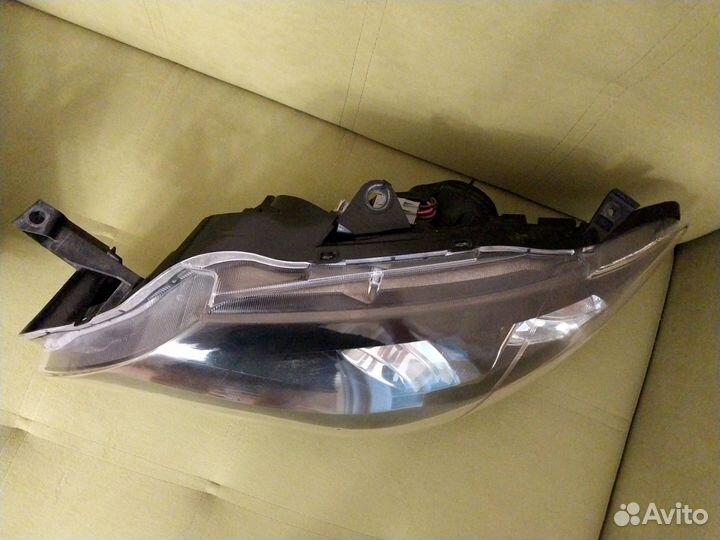 Фары головного света Subaru Impreza WRX STI