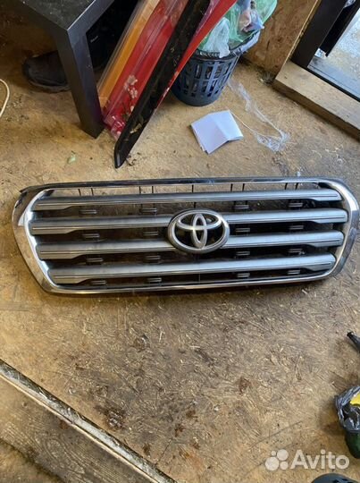 Решётка радиатора Land Cruiser 200 08-12 гг