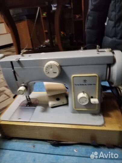 Швейная машина Чайка