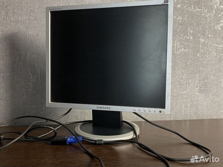 Монитор Samsung