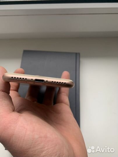 iPhone 8, 64 ГБ