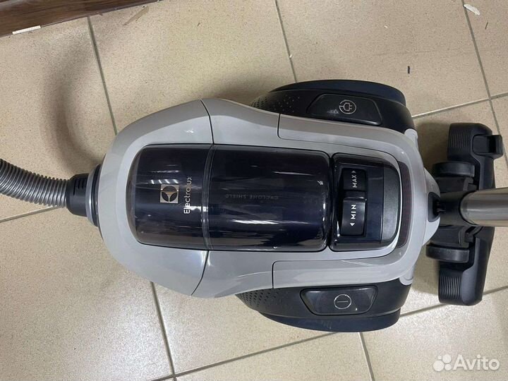 Пылесос Electrolux PC91-4MG серый
