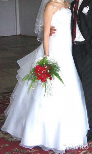 Свадебное платье 42-44 бу