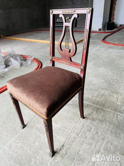 Набор антикварной, старинной мебели, стол и стулья