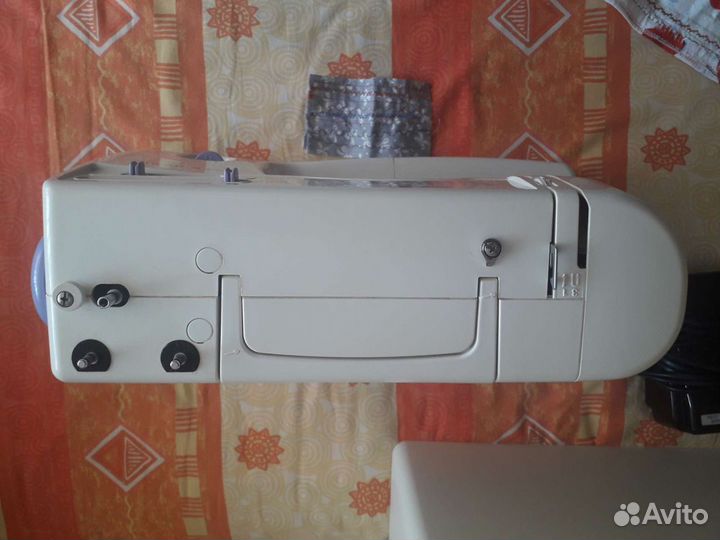 Швейная машина New Home 1718S