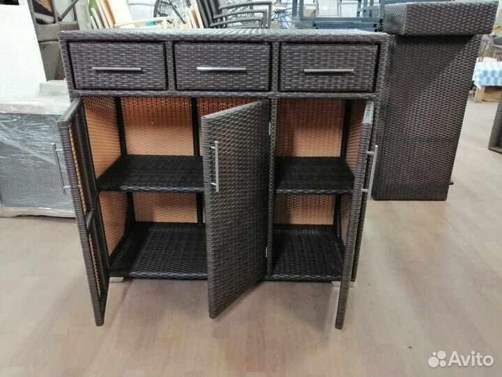 Комод из ротанга