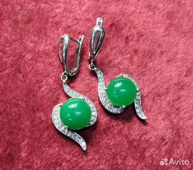 Крупные серьги Зеленый и прозрачные камни / 48 мм