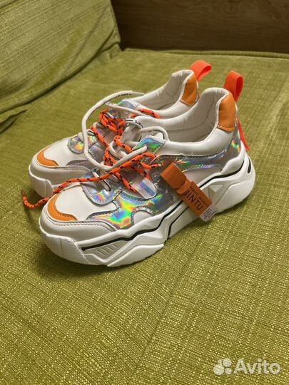 Кроссовки женские 36 размер