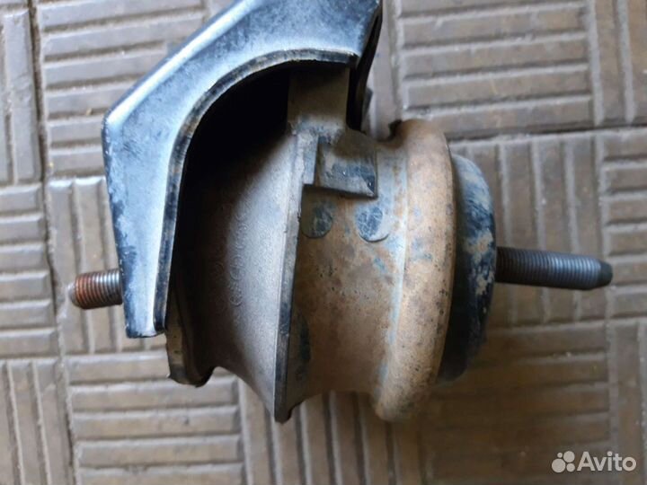 Подушка двигателя Toyota crown 1jz-ge