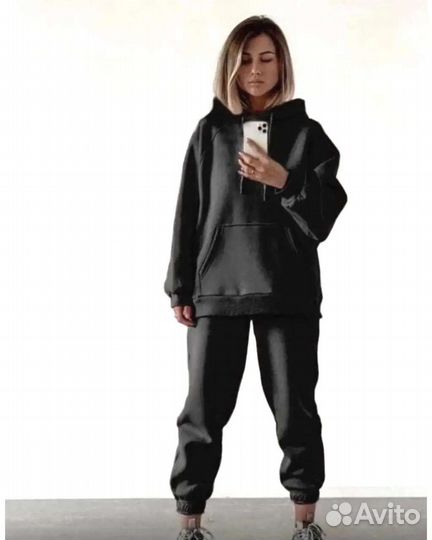 Спортивный костюм женский