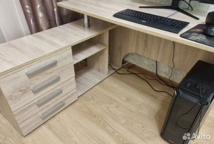 Стол компьютерный Алькор