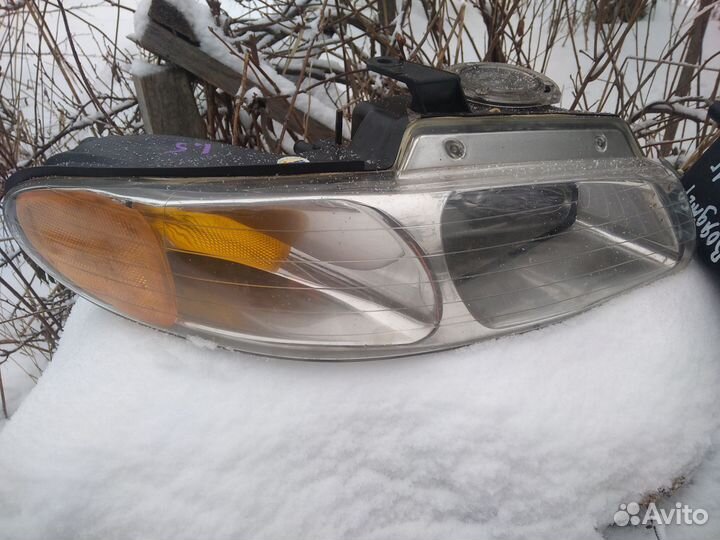 Фары на chrysler voyager 3
