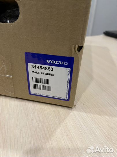 Оригинальная выхлопная труба левая на Volvo XC60