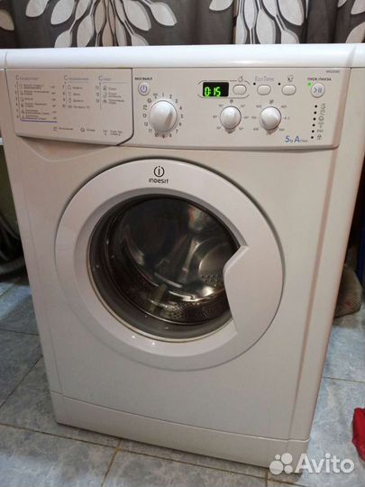 Стиральная машина Indesit. 5.5кг