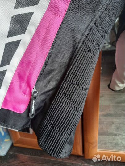 Мотокуртка женская 46