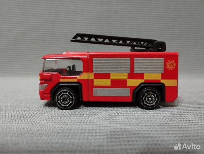 Металлическая модель пожарной машины
