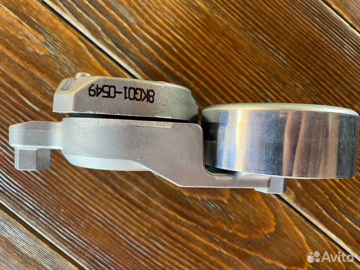 Натяжитель с роликом на toyota rav4 2.5