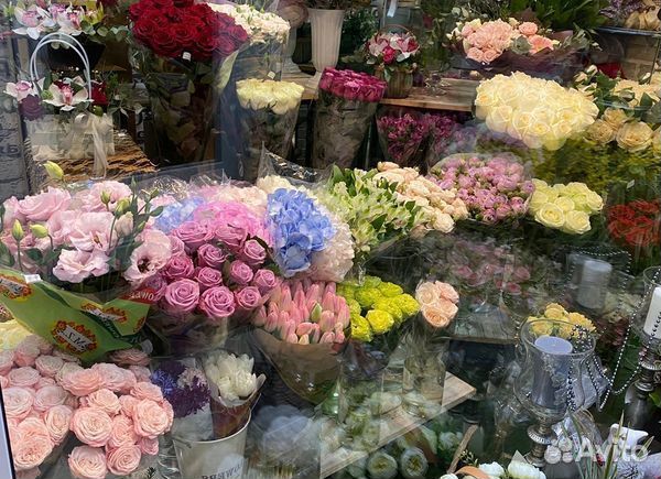 Цветочный магазин возле шоссе