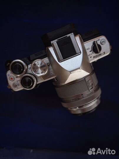 Olympus OM-D E-M10 Mark II Kit фотоаппарат