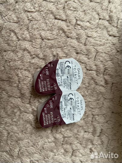 Контактные линзы Dailies total