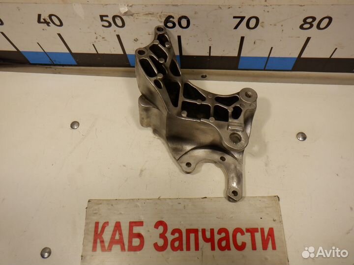 Кронштейн гидроусилителя Mitsubishi 4B12