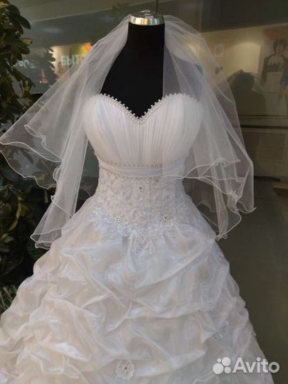 Свадебное платье 44 46 новое