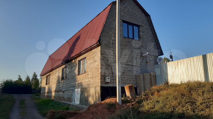 Дом 180 м² на участке 4 сот.