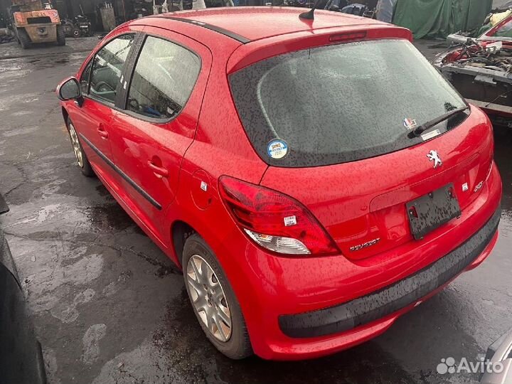 Блок предохранителей Peugeot 207