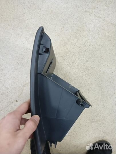 Бардачок Mitsubishi Outlander 3